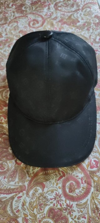 Gorra Louis Vuitton Negra y Dorada