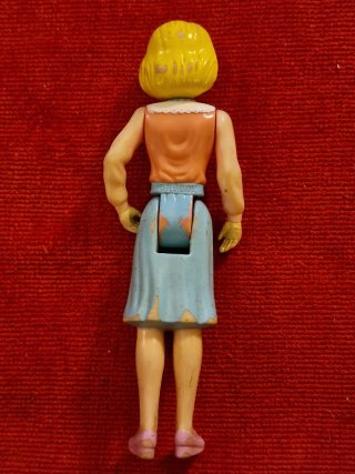 Bambola anni '90 in plastica dura