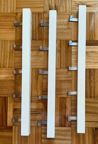 3 Percheros IKEA TJUSIG madera blanca