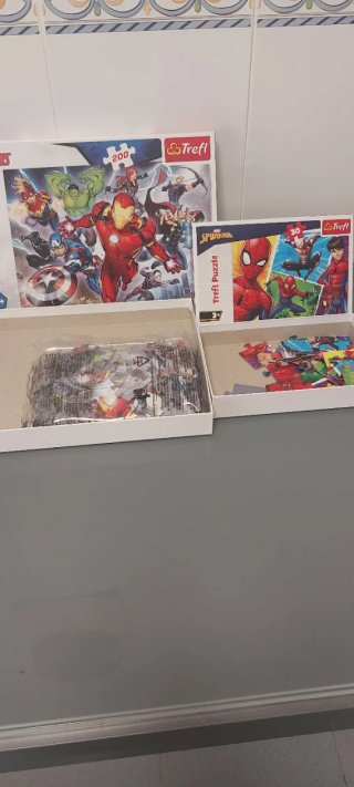 Puzzles Trefl Superhéroes 200 y 30 piezas