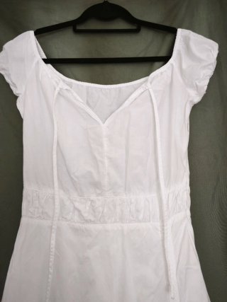 Vestido maxi branco  com folhos