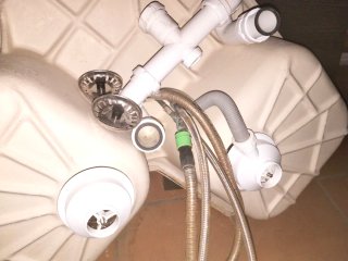 Fregadero doble esquinero con grifo extraíble