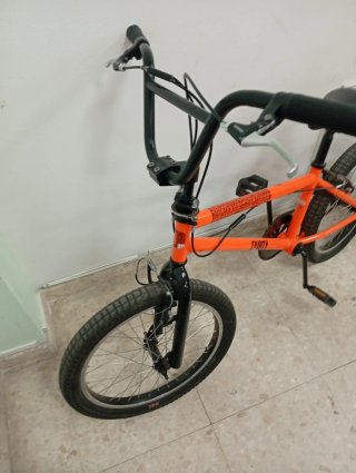 Bicicleta BMX Naranja