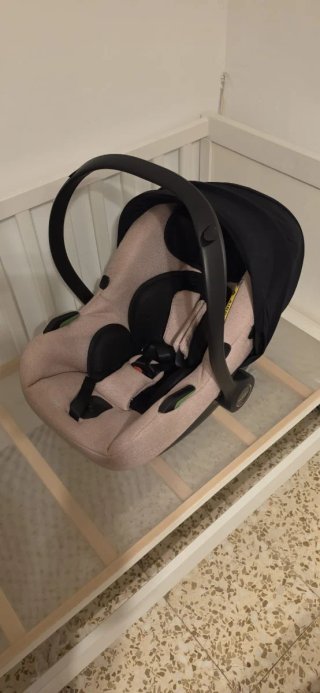 Carrito de bebé rosa