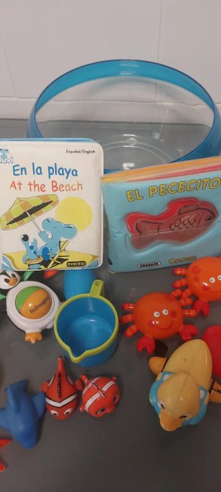 Juguetes de baño flotantes para niños