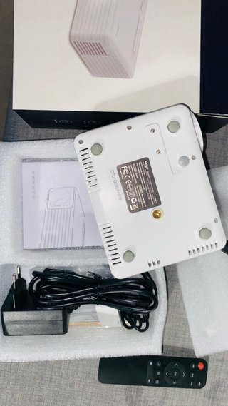 Mini Proyector LED Akiyo Blanco