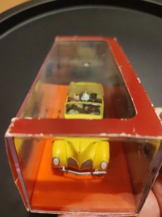 Replica auto Lincoln Zephyr giallo di Le sette sfere di cristallo di Tintin