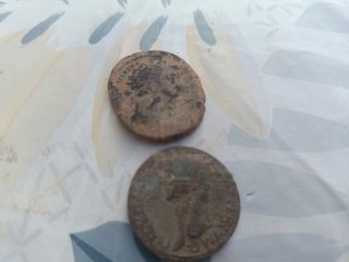 Lotto di 2 antiche monete romane