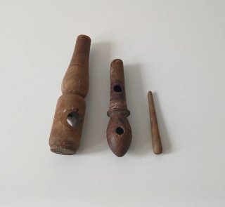 Antiguo grifo de madera para barril