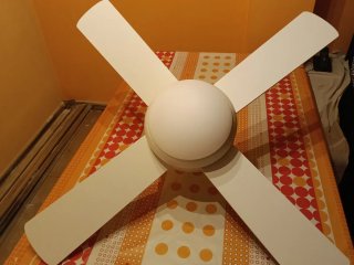 Ventilador de techo blanco