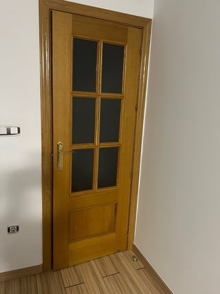 Puertas de madera color claras tengo 7 puertas