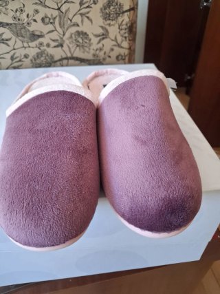 Zapatillas cómodas rosas y moradas