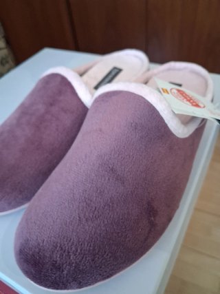 Zapatillas cómodas rosas y moradas