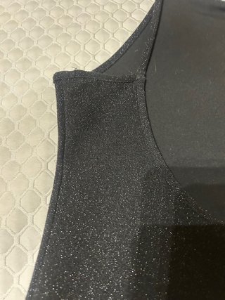Vestido negro brillante
