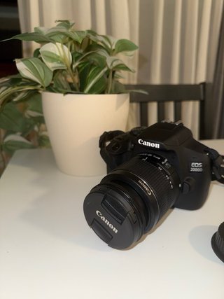 Canon EOS 2000D