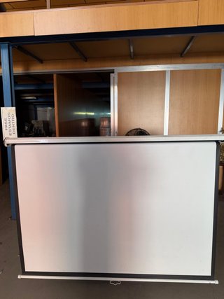 Pantalla de proyección robusta