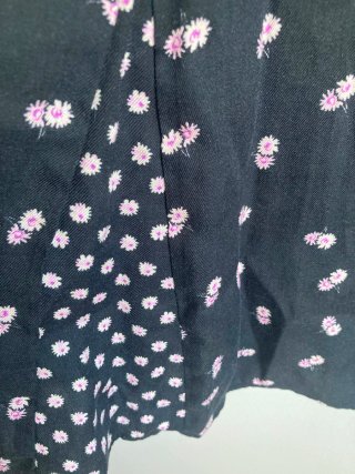 Vestido vintage floral negro y rosa