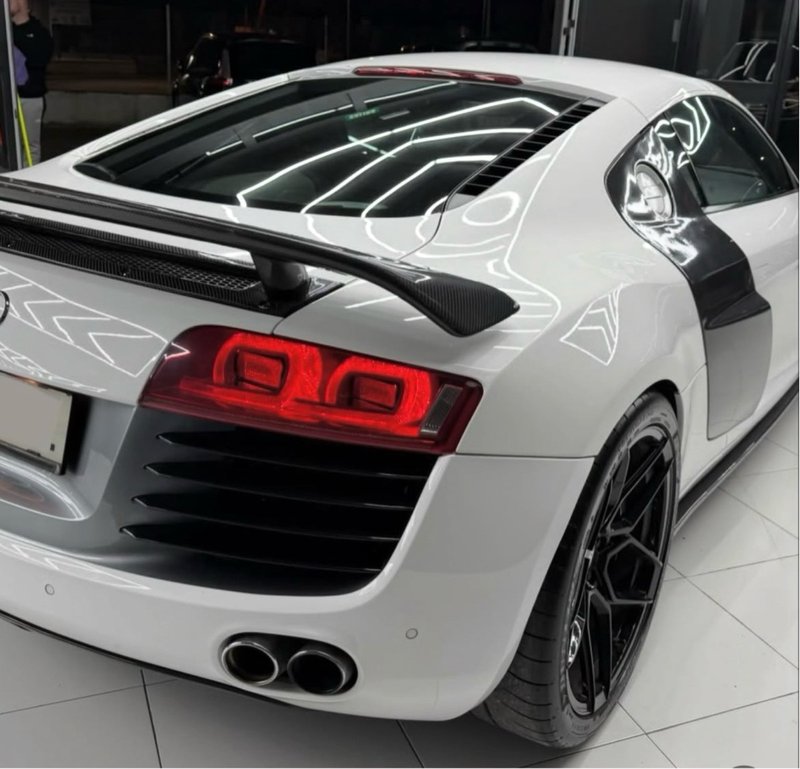 Audi R8 2009 - foto 1