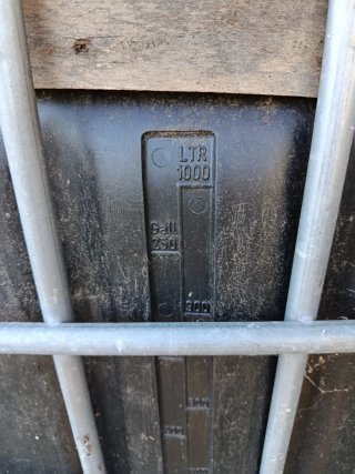 2 Depósitos de 1000L.