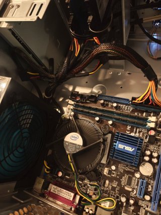 PC Sobremesa Asus Intel Celeron 6GB RAM SSD 120GB