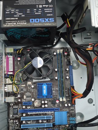 PC Sobremesa Asus Intel Celeron 6GB RAM SSD 120GB