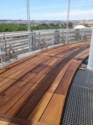 Limpieza Profunda de Terrazas y Patios