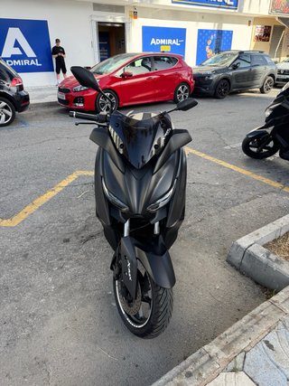 Yamaha XMAX Negra/Gris Maxi-Scooter