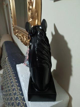 Estatua Caballo Negro 34cm aproximadamente