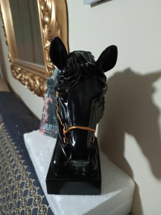 Estatua Caballo Negro 34cm aproximadamente