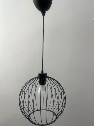 Lámpara colgante de metal negra