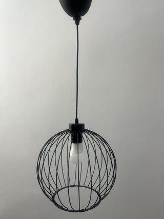 Lámpara colgante de metal negra