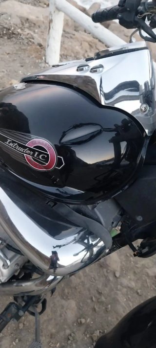Suzuki Intruder 125cc Negra