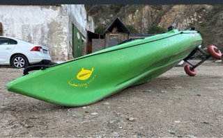 Kayak de pesca verde