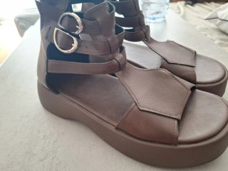 Sandalias romanas marrones talla 39