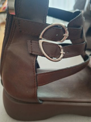 Sandalias romanas marrones talla 39