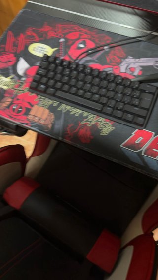 PC Torre y Monitor AMD Ryzen 5