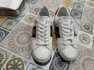Zapatos Gucci Talla 40 con abeja dorada