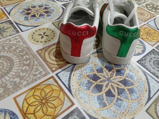 Zapatos Gucci Talla 40 con abeja dorada
