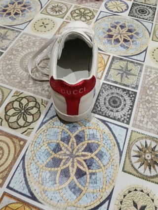 Zapatos Gucci Talla 40 con abeja dorada