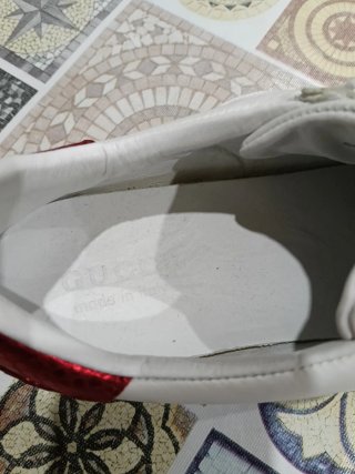 Zapatos Gucci Talla 40 con abeja dorada
