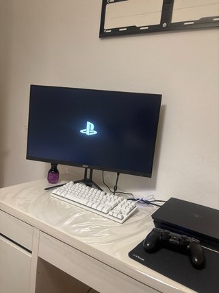 PS4 (PlayStation 4) Nera