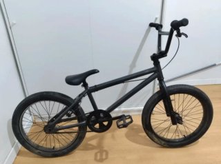 Bicicleta BMX Negra