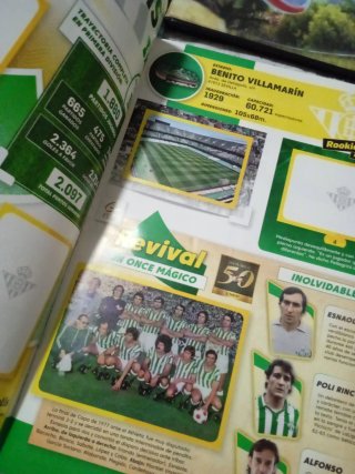 Lote cromos fútbol y Pokémon