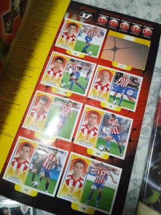 Lote cromos fútbol y Pokémon