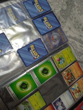 Lote cromos fútbol y Pokémon
