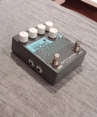 Electro-Harmonix Bass Mono Synth Pedal