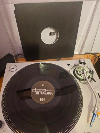 Tomash Gee – Untitled  Hard Techno Schranz