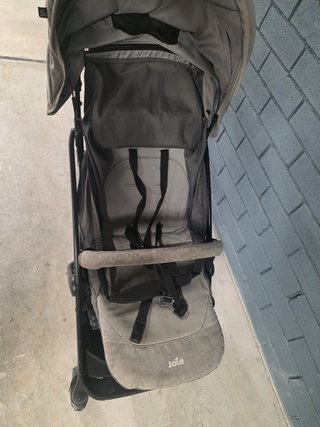 Silla de paseo Joie gris