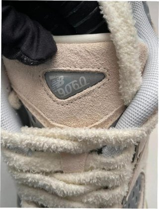 New Balance 9060 Beige/Gris Talla 44