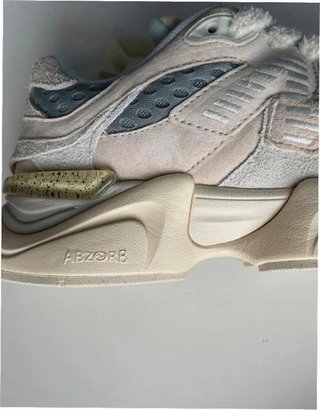 New Balance 9060 Beige/Gris Talla 44
